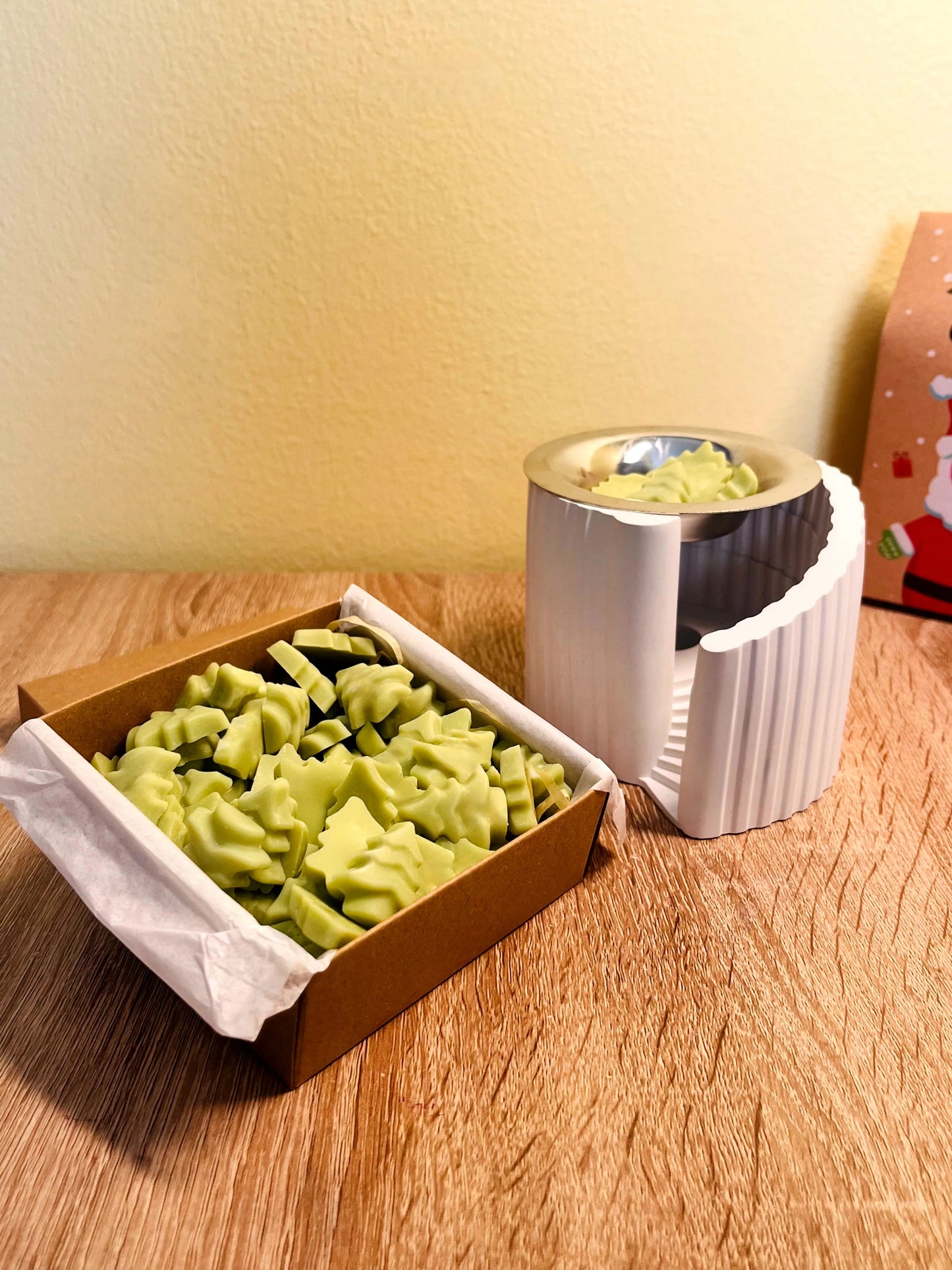 Χειροποίητος καυστήρας και wax melts δεντράκια