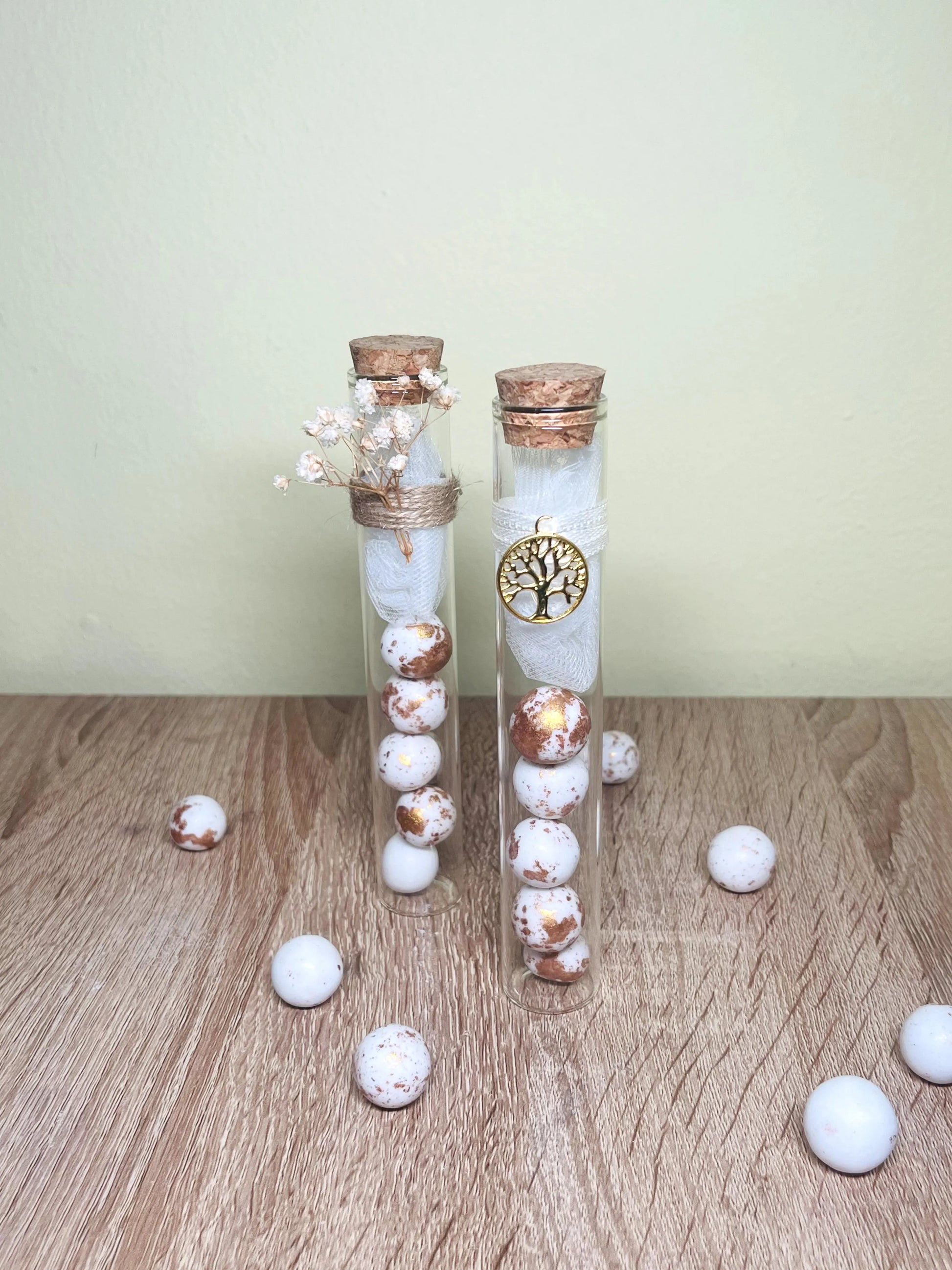 μπομπονιέρα με κουφέτα σε σωλήνα