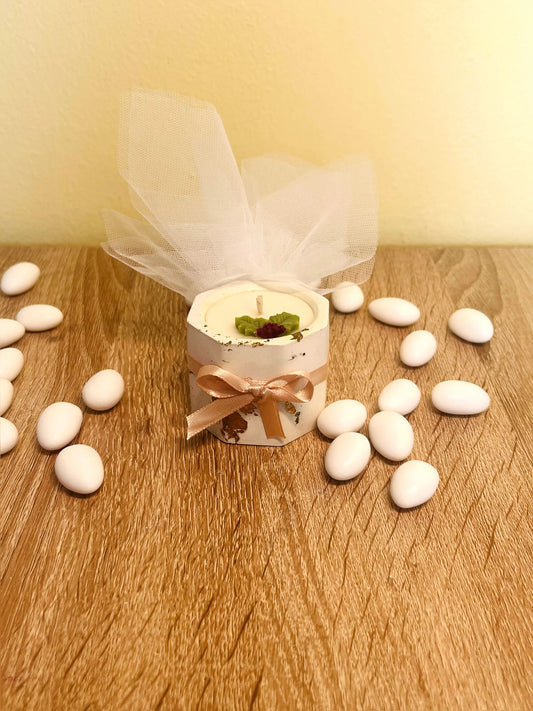 Μπομπονιέρα κεράκι με γκί σε χειροποίητο πορσελάνινο ποτήρι